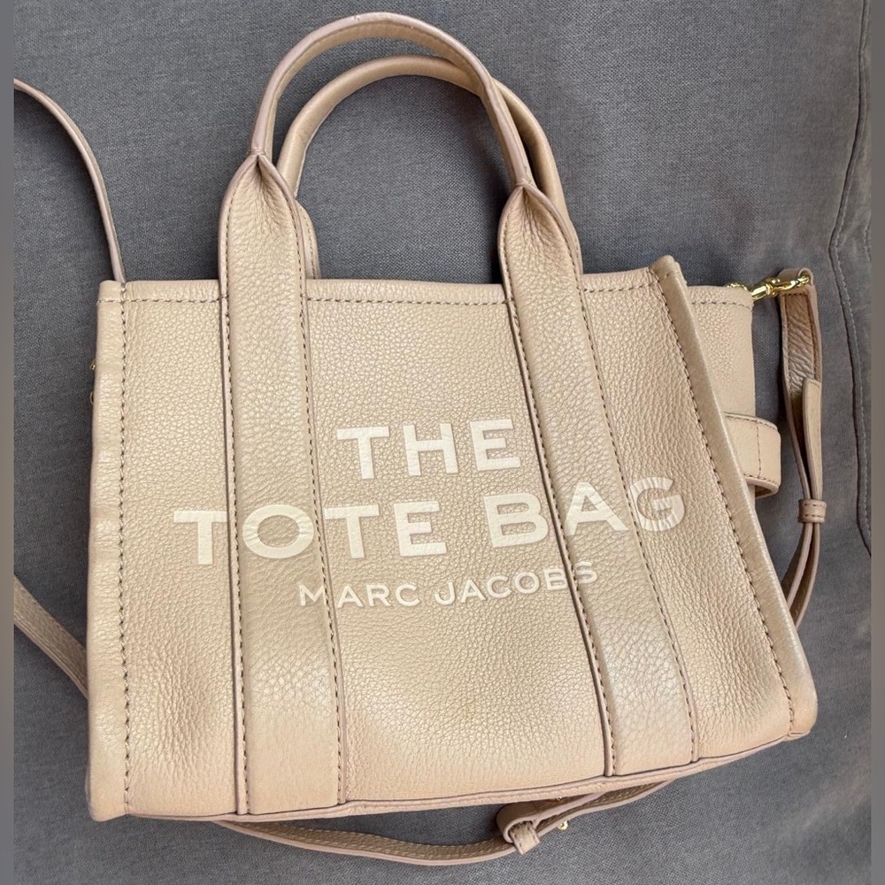 Marc Jacobs The Leather Tote Bag